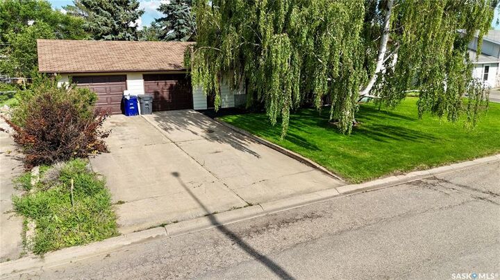 Property Photo: 521 Hearn Street SK S0L 2N0