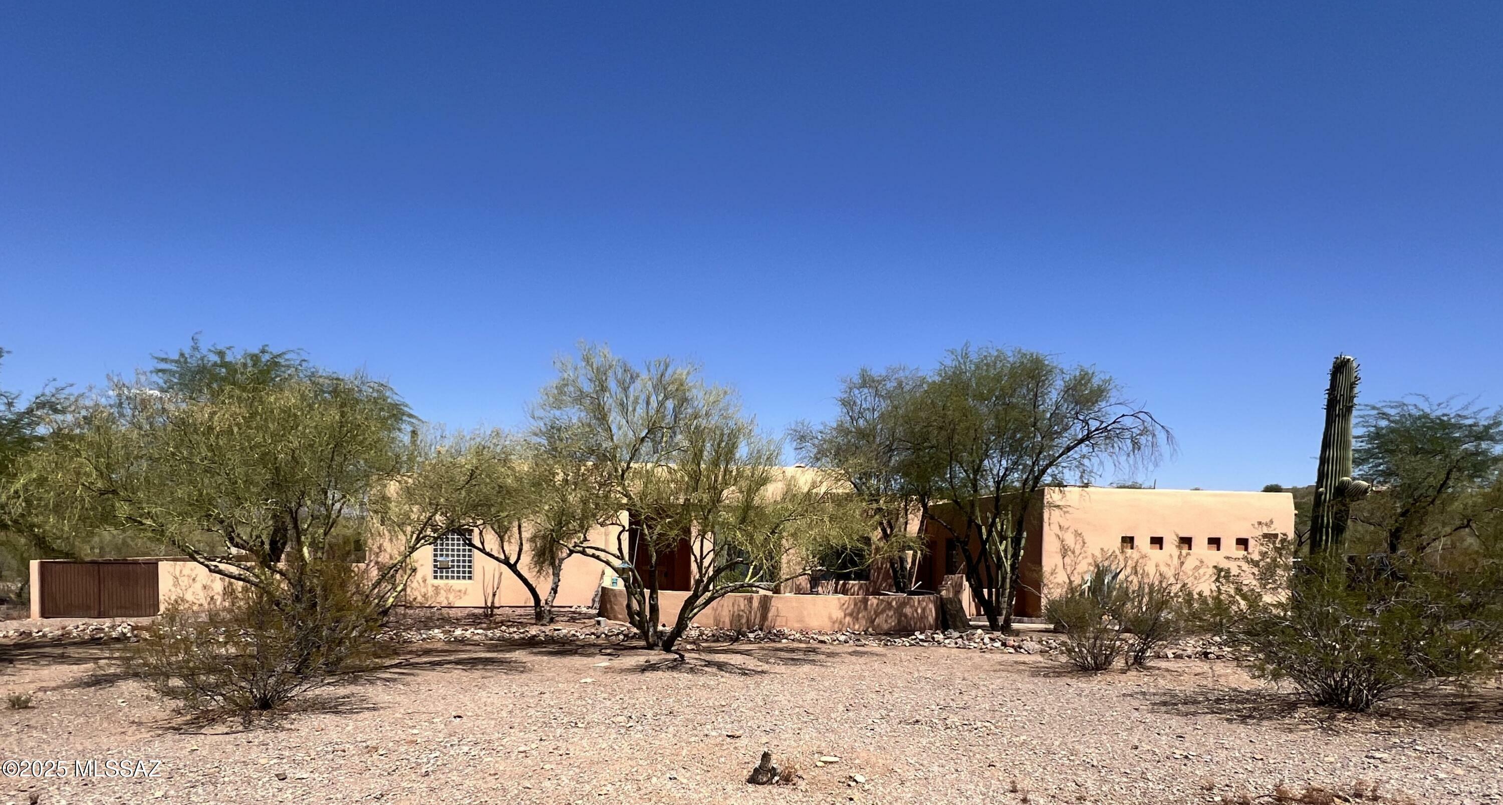 Property Photo:  6200 N Abington Road  AZ 85743 