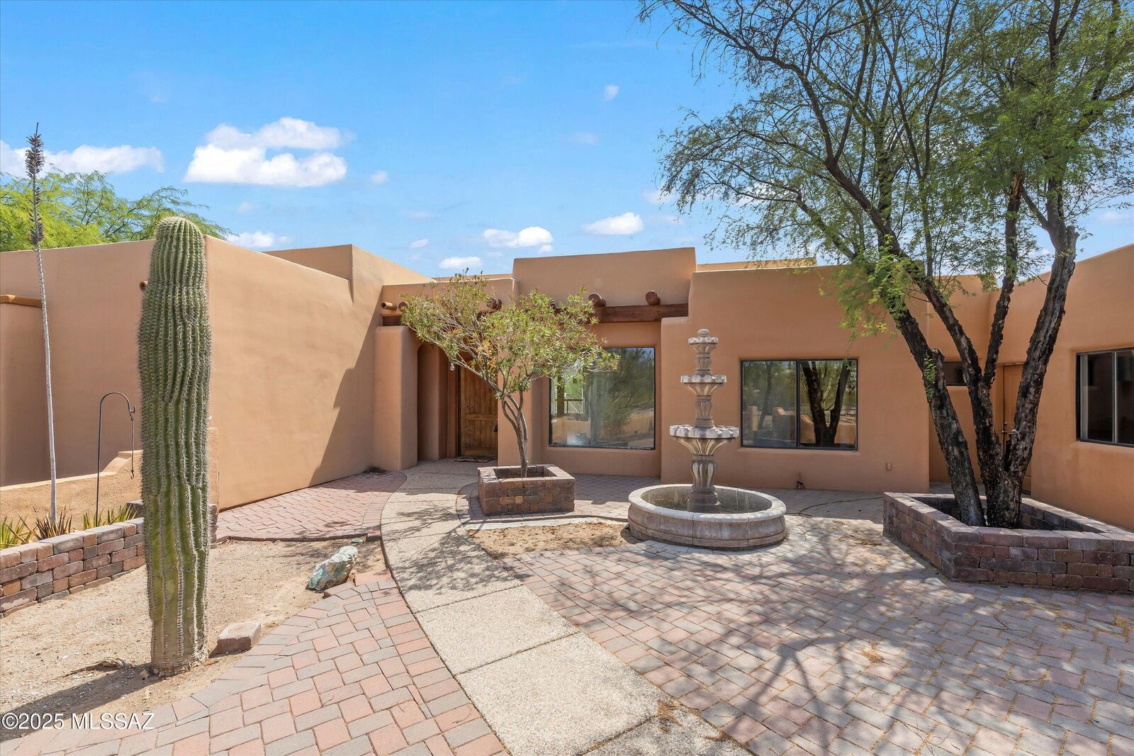 Property Photo: 6200 N Abington Road AZ 85743