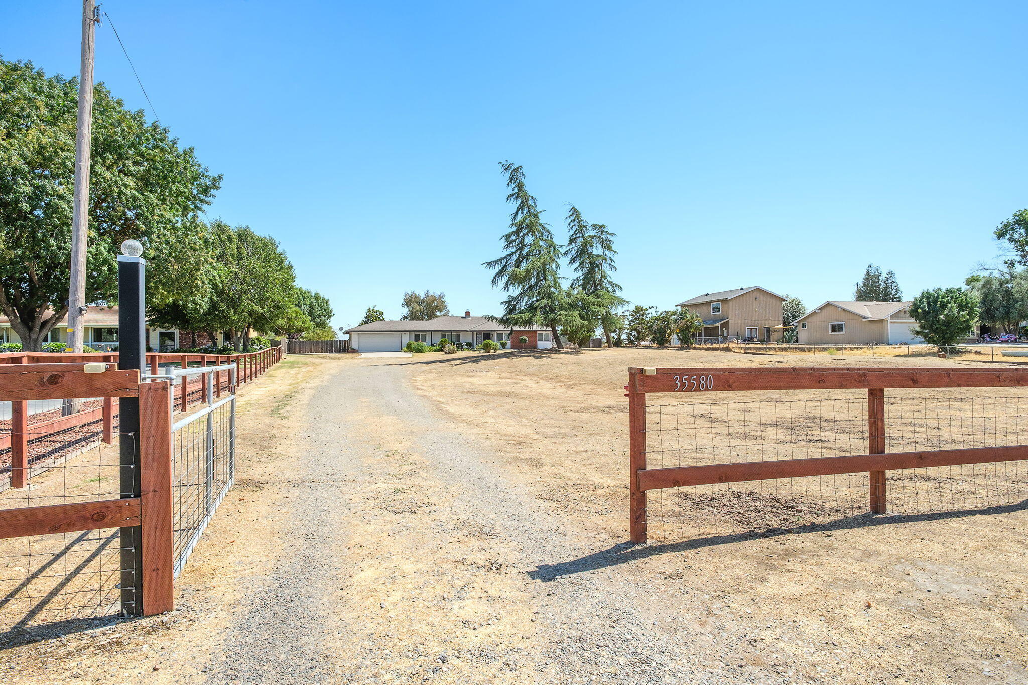 Property Photo: 35580 John Albert Drive CA 93636