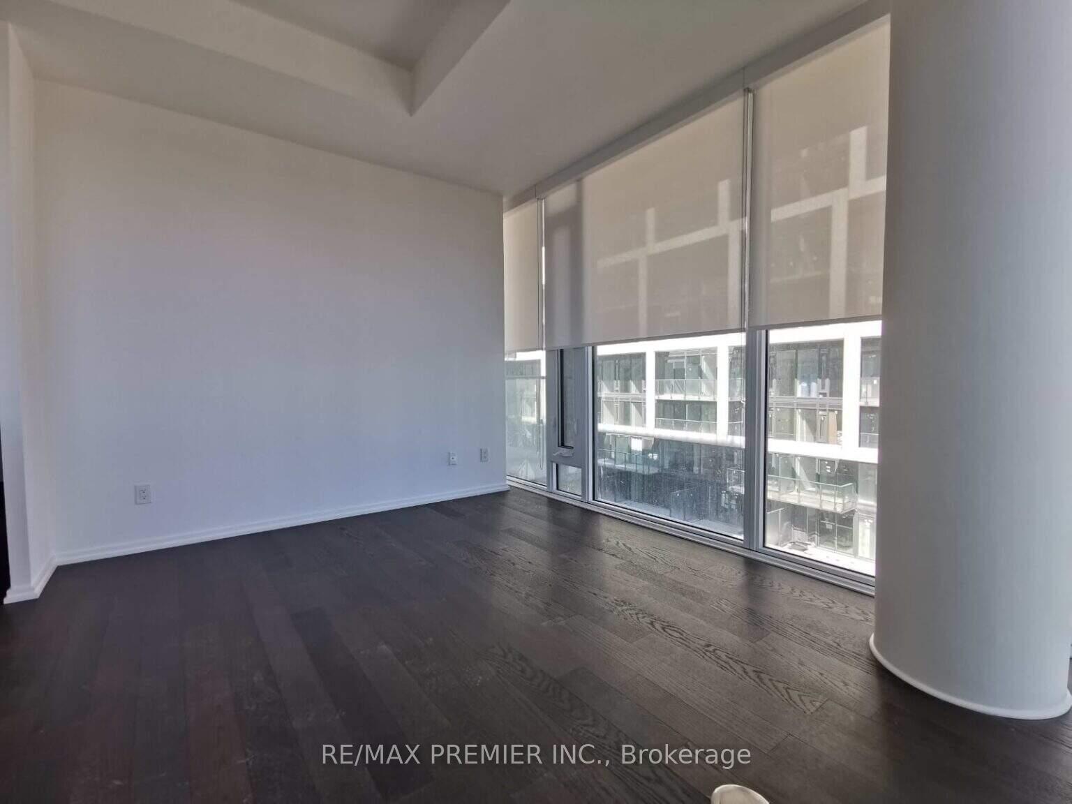 Property Photo: 8 Hillsdale Avenue 939 ON M4S 0B2