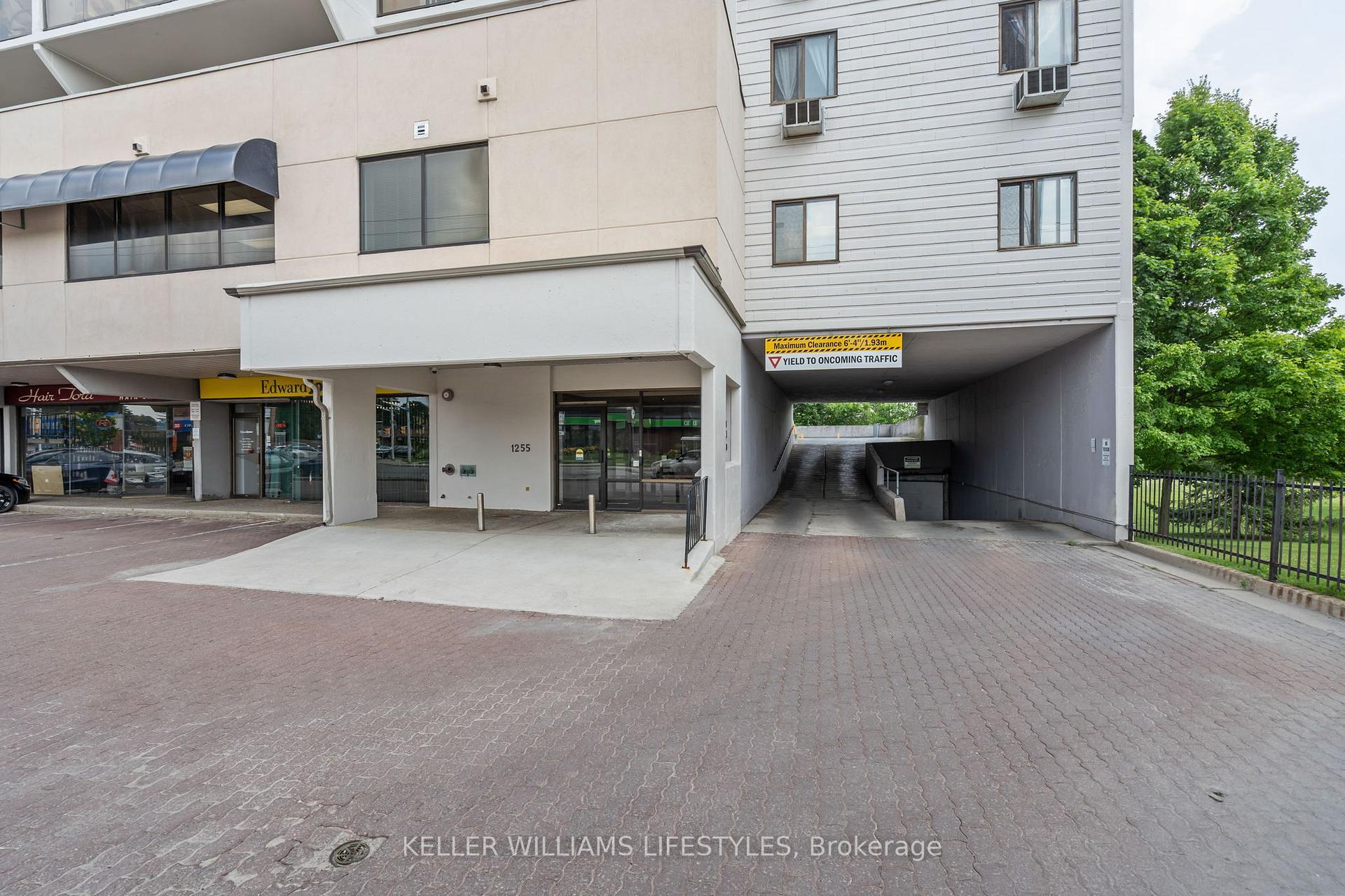 Property Photo: 1255 Commissioners Road W 503 ON N6K 3N5