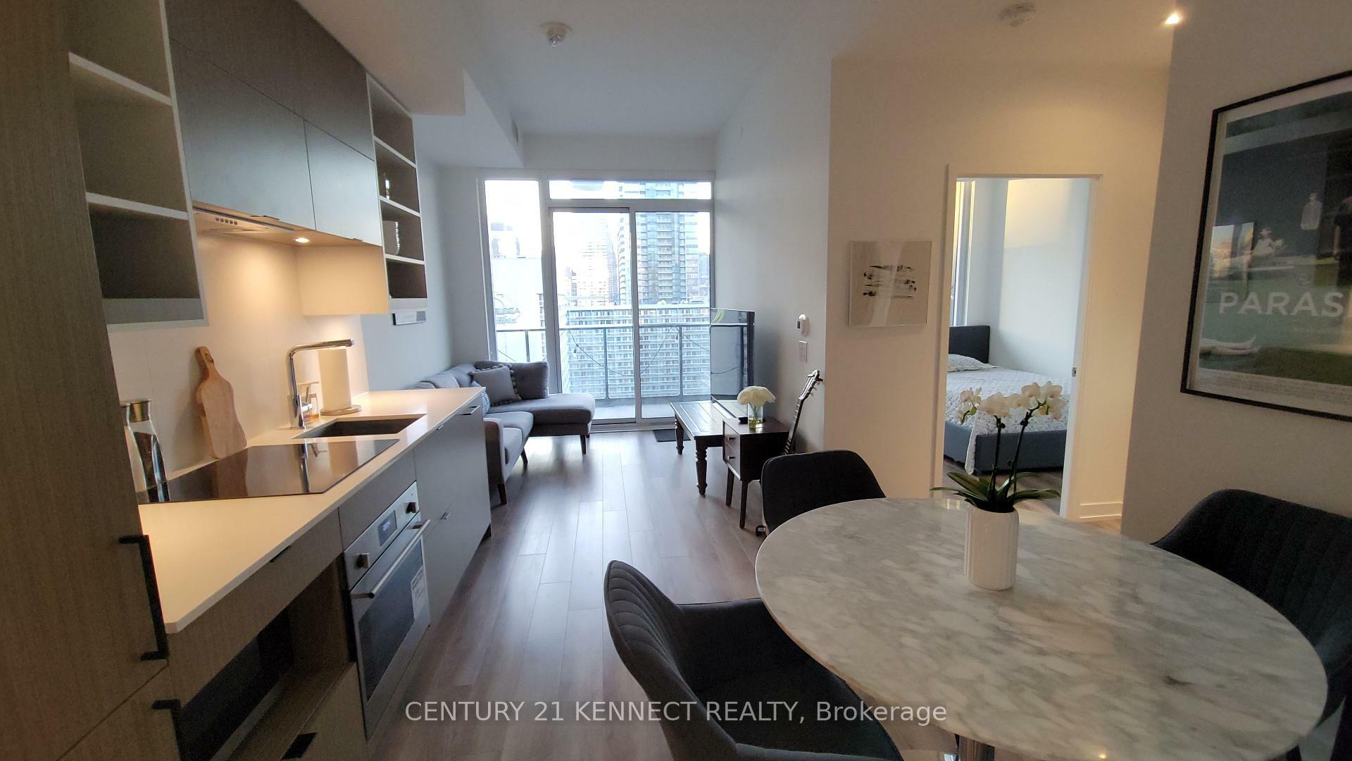 Property Photo:  20 Edward Street 2122  ON M5G 1C9 