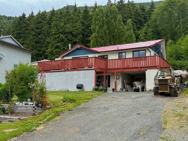 Property Photo: 1009 Rupert Ave BC V0N 2N0
