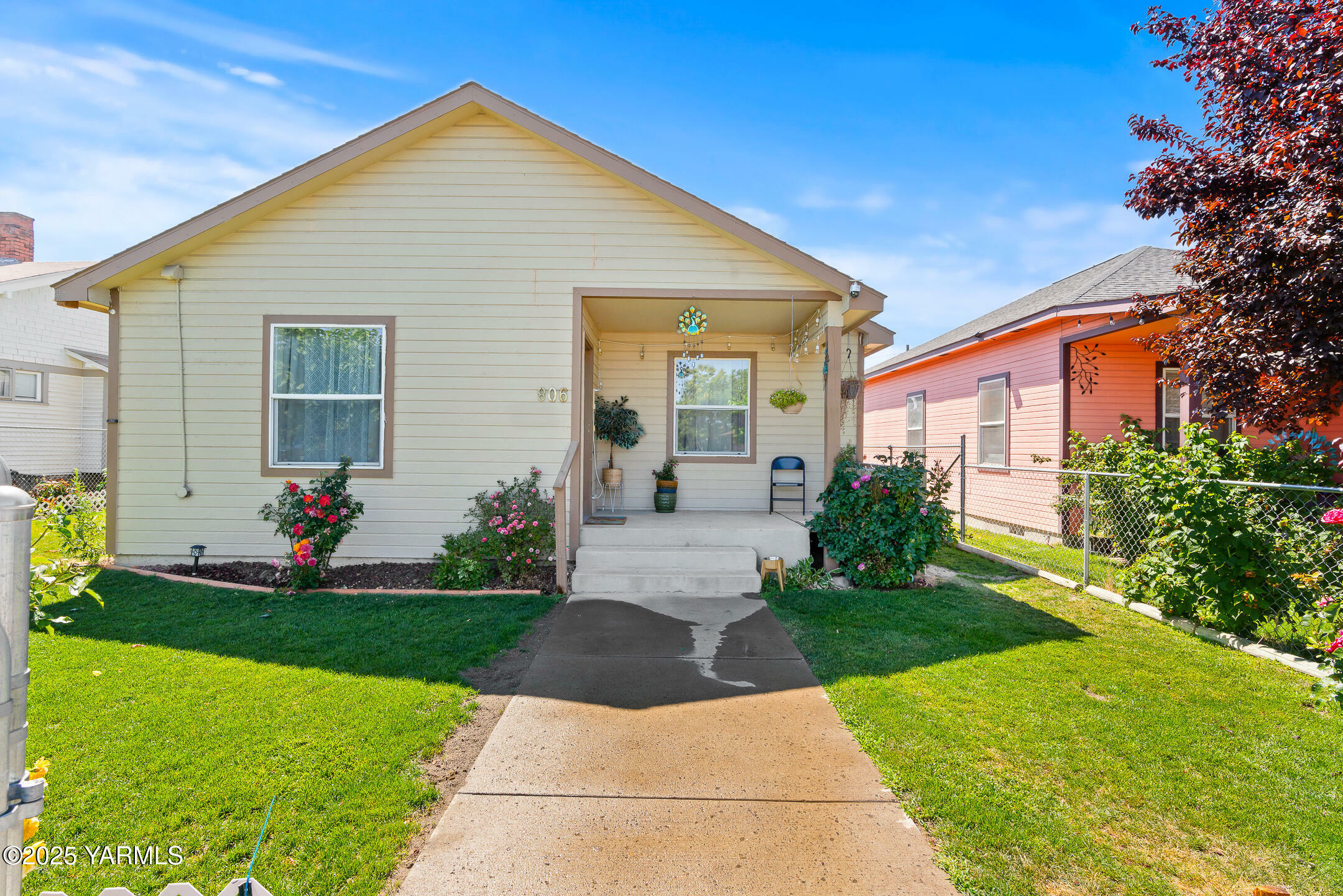 806 S 6th St  Yakima WA 98901 photo