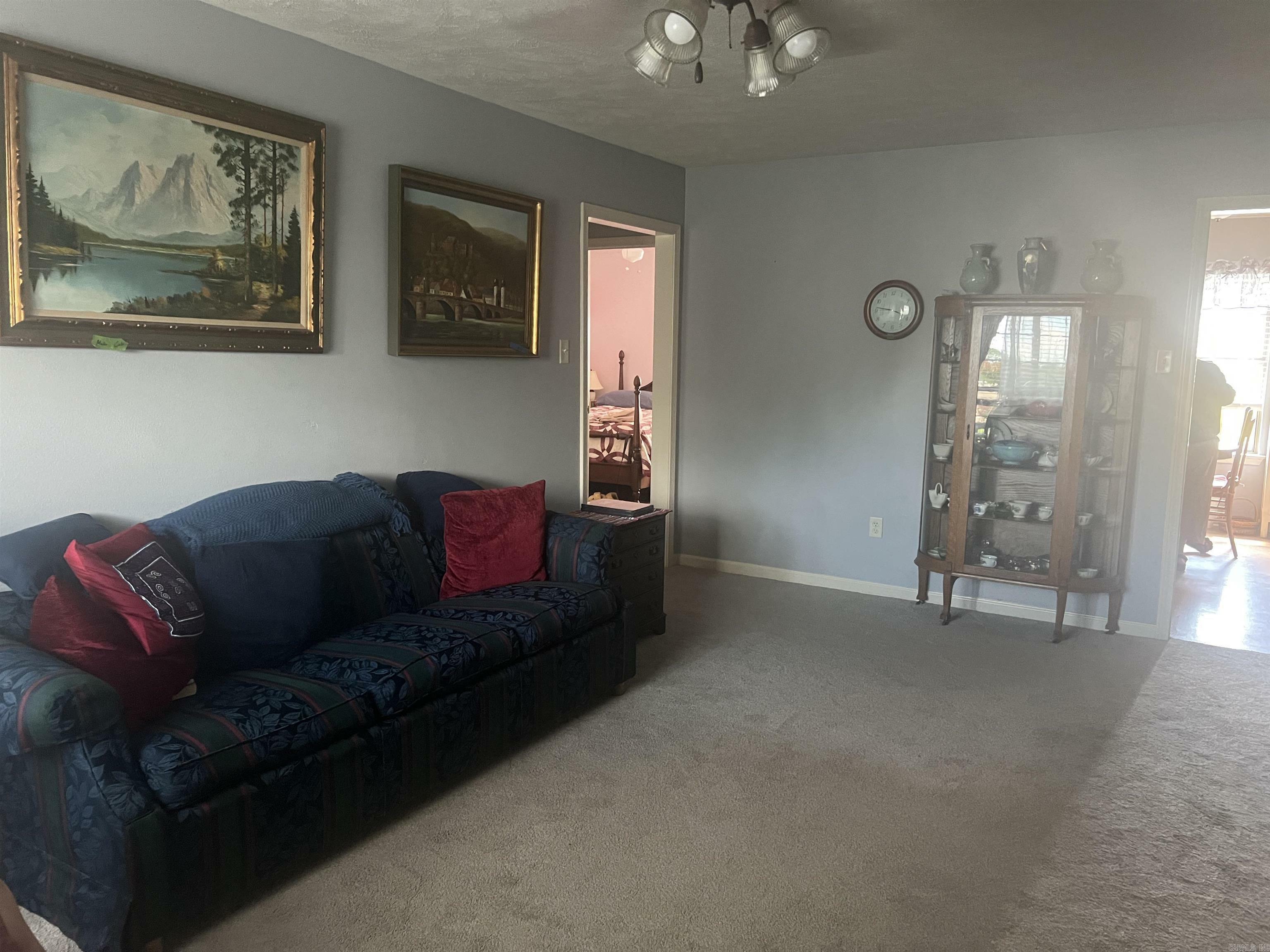 Property Photo:  