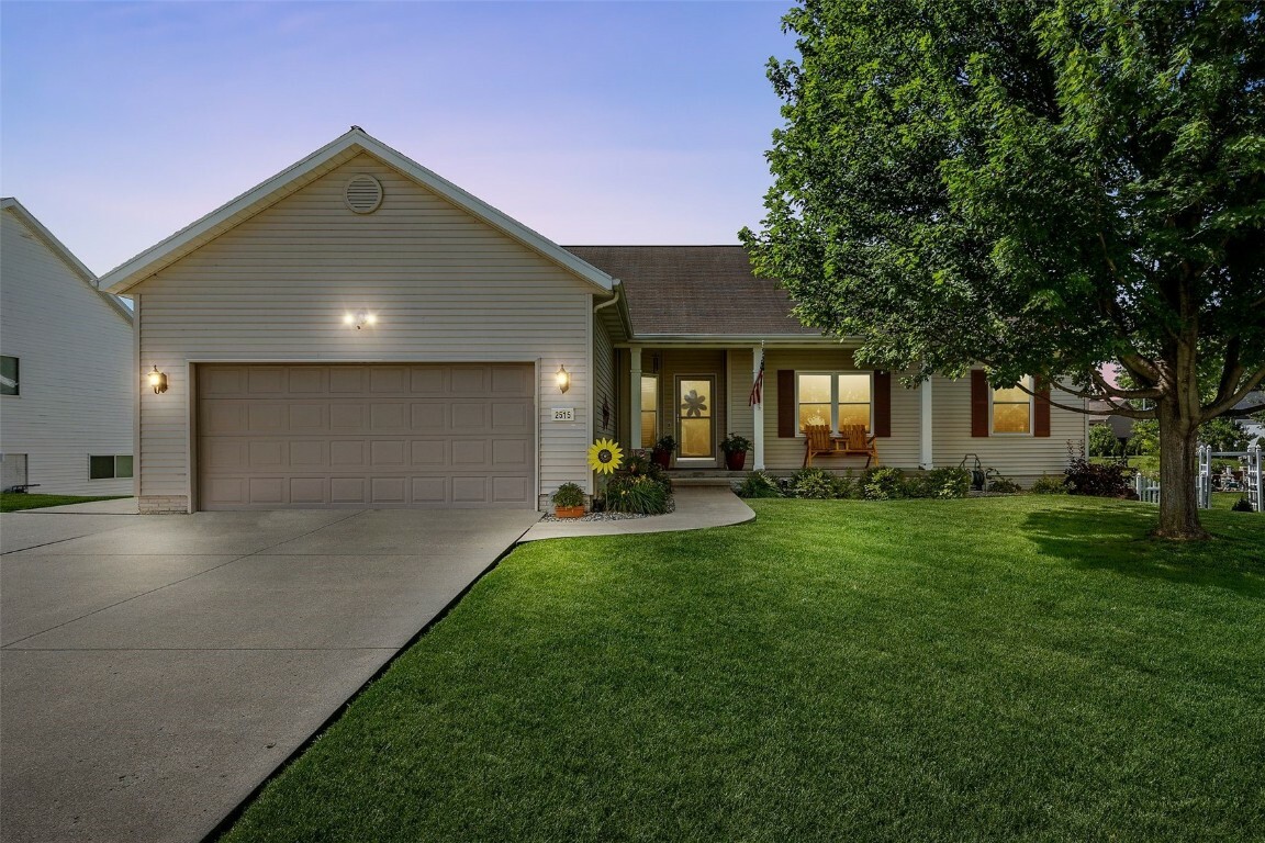 2515 Woodhill Drive SW  Cedar Rapids IA 52404 photo