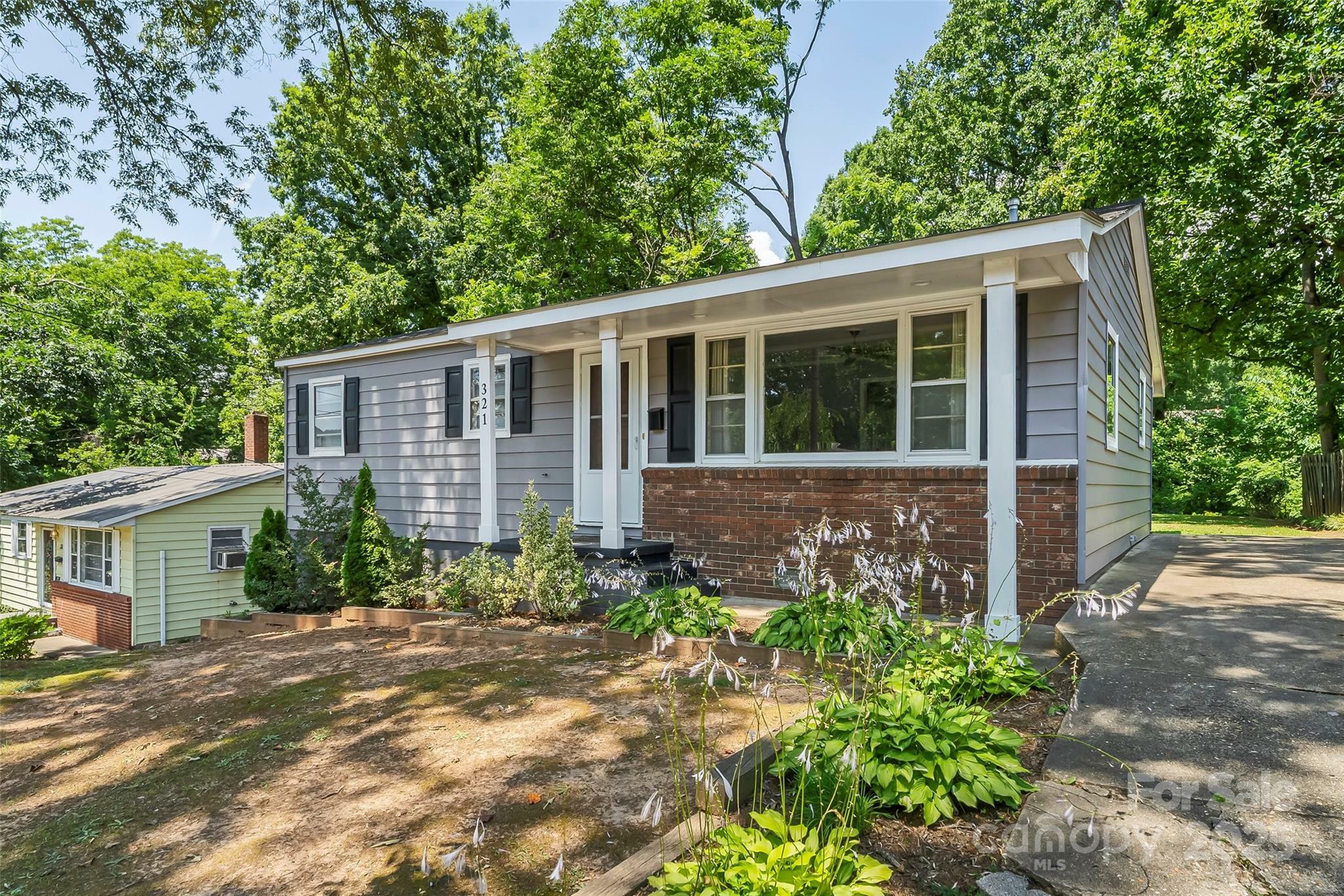 Property Photo: 321 Park Avenue NC 28752