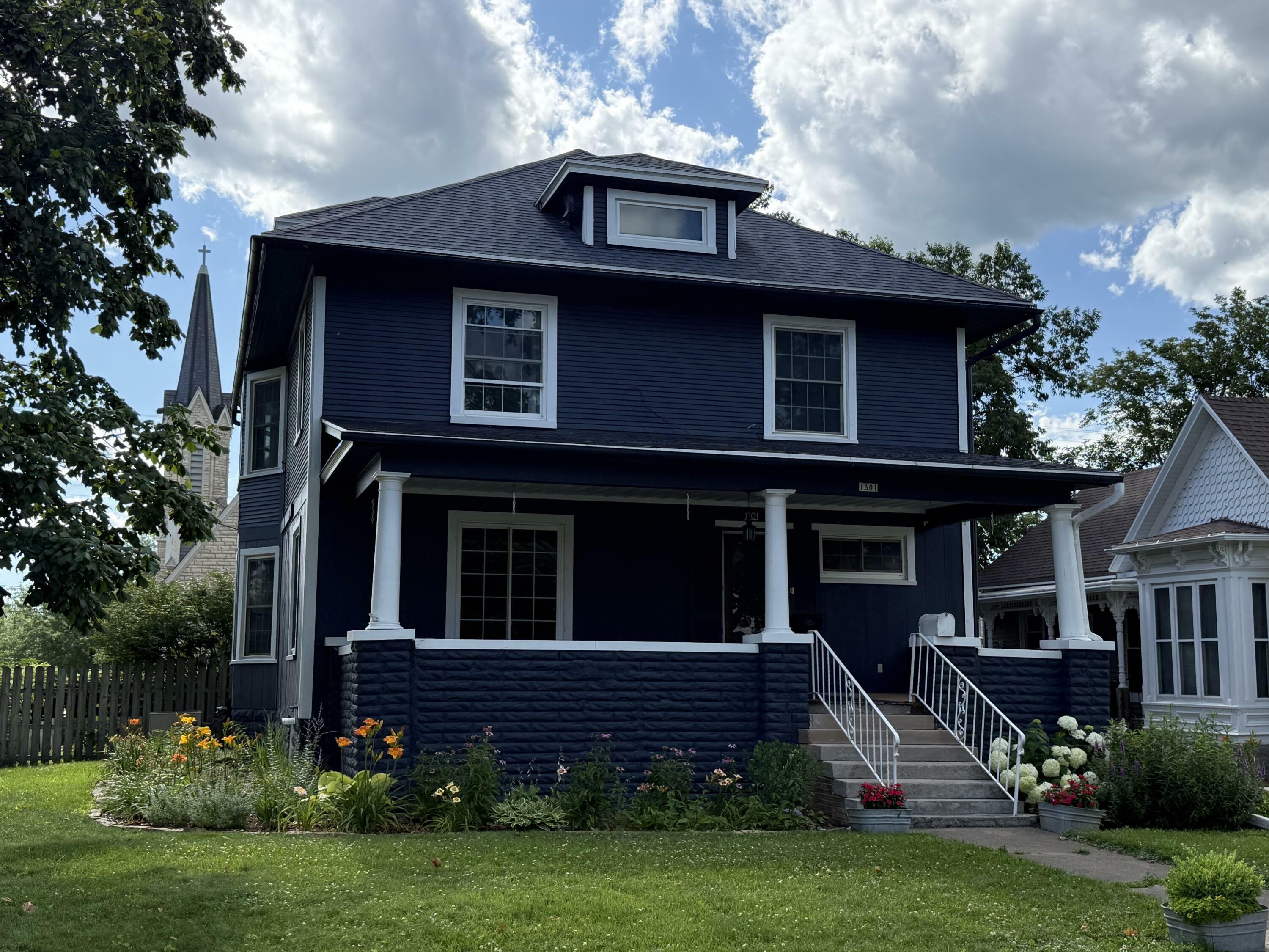 Property Photo:  1301 4th Street  IA 50220 