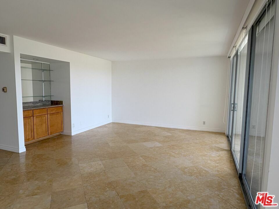 Property Photo:  201 Ocean Ave  CA 90402 