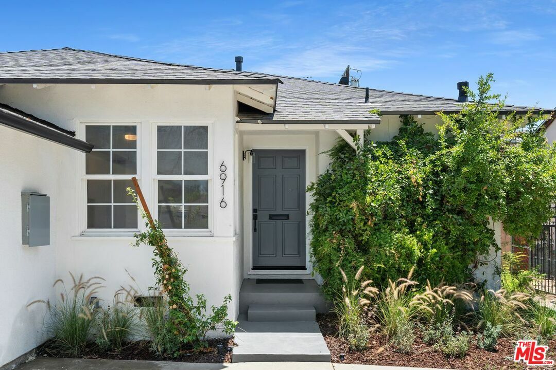 Property Photo: 6916 Bellingham Ave CA 91605