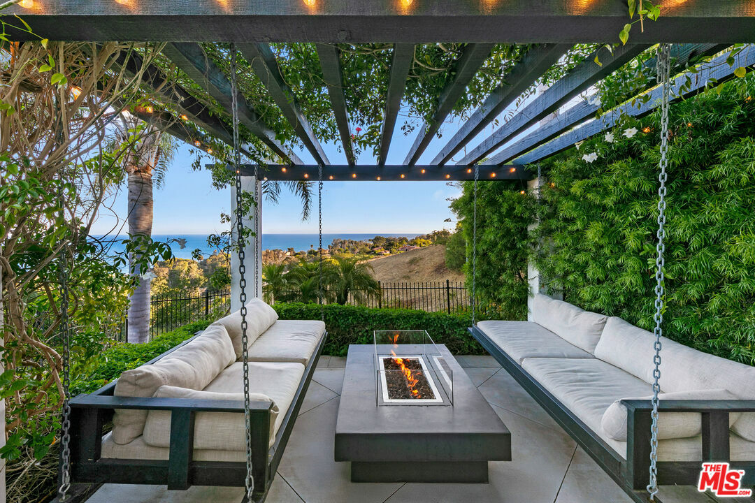 Property Photo:  6311 Tantalus Dr  CA 90265 