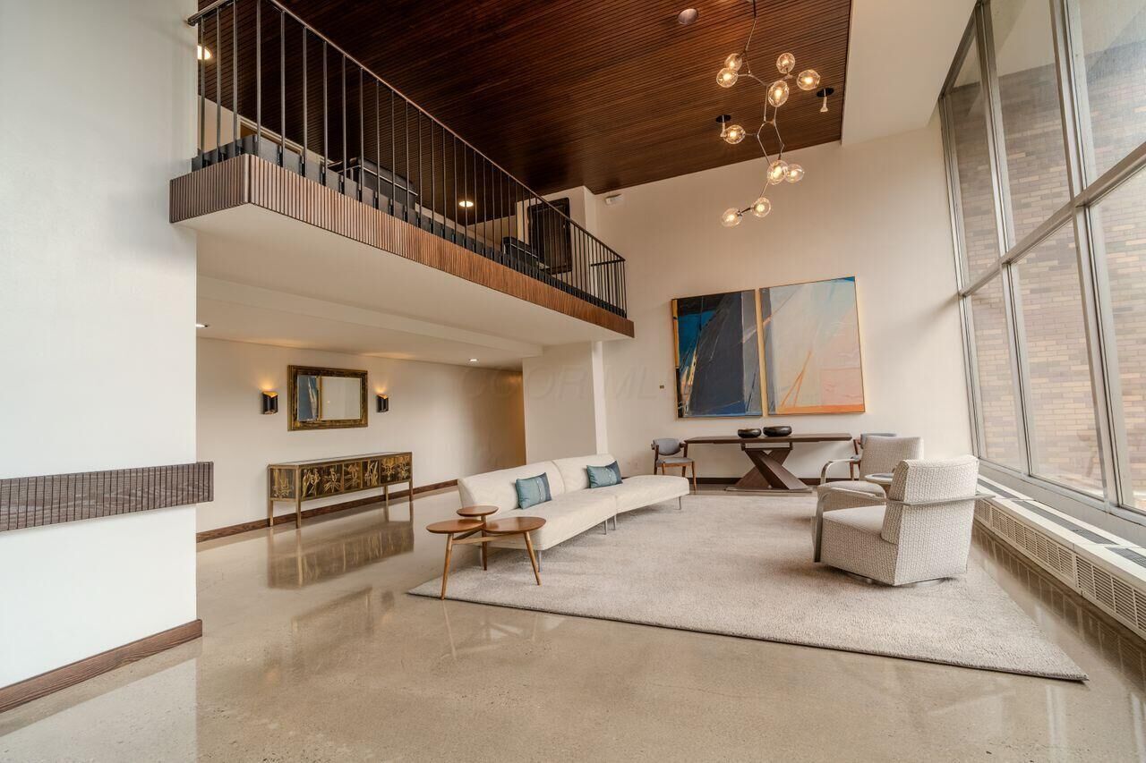 Property Photo:  1000 Urlin Avenue  OH 43212 