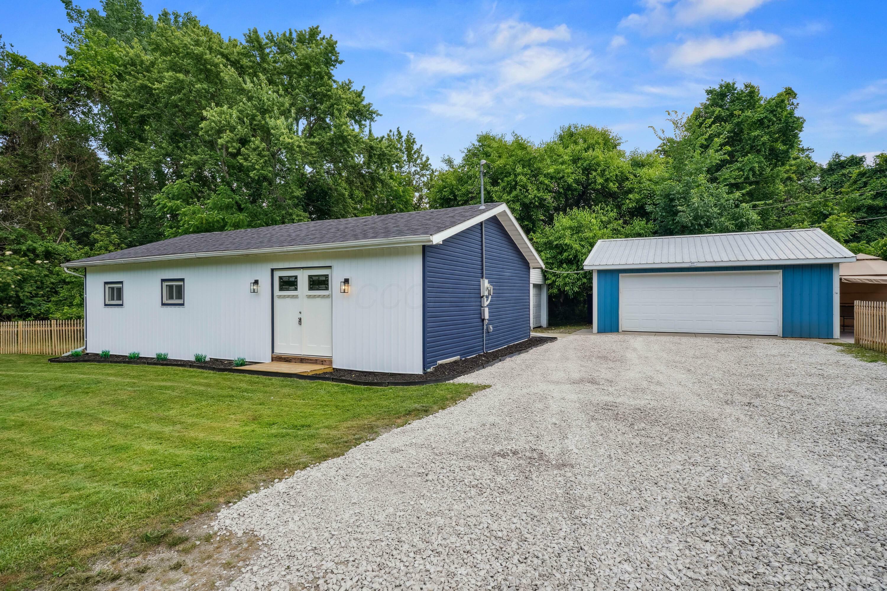 Property Photo:  13200 Elm NE Road  OH 43076 