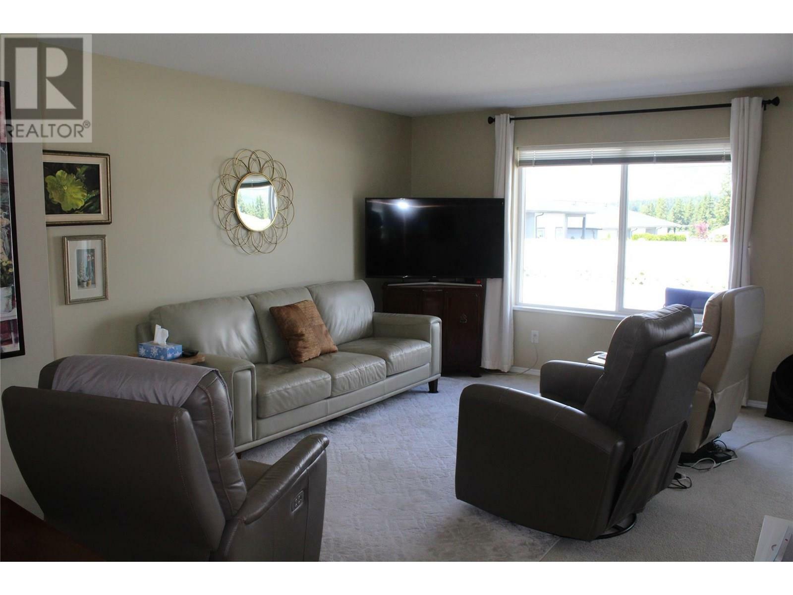 Property Photo: 2951 11 Avenue Northeast 24 BC V1E 1V8