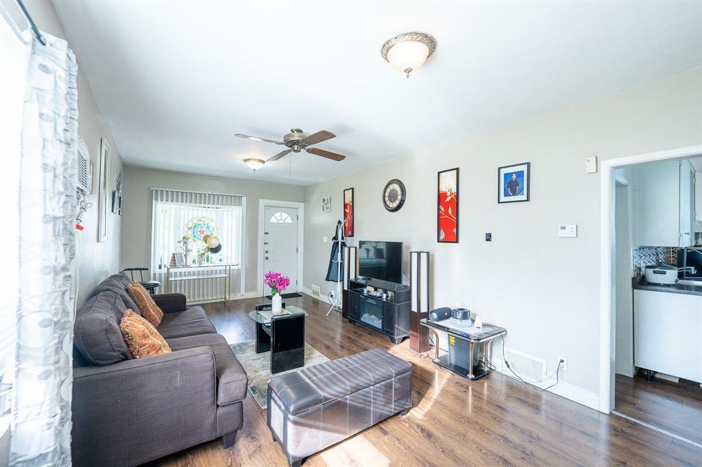 Property Photo: 316 Burrows Avenue MB R2W 1Z6