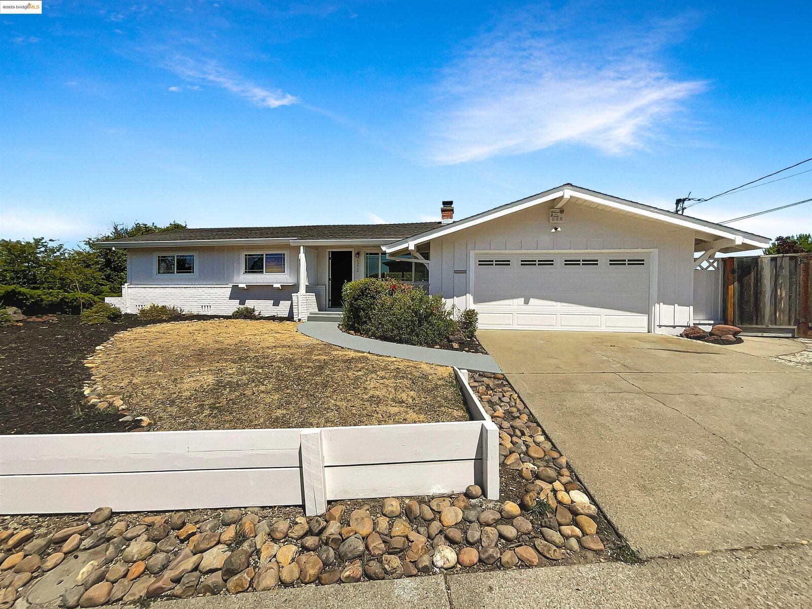 Property Photo: 2572 Alice Way CA 94564