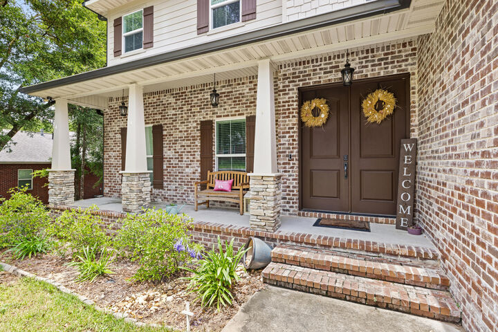 Property Photo:  4104 Bond Circle  FL 32578 