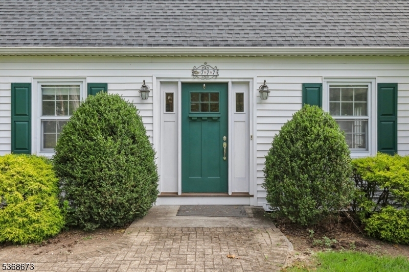 Property Photo:  777 Aspen Way  NJ 07417 