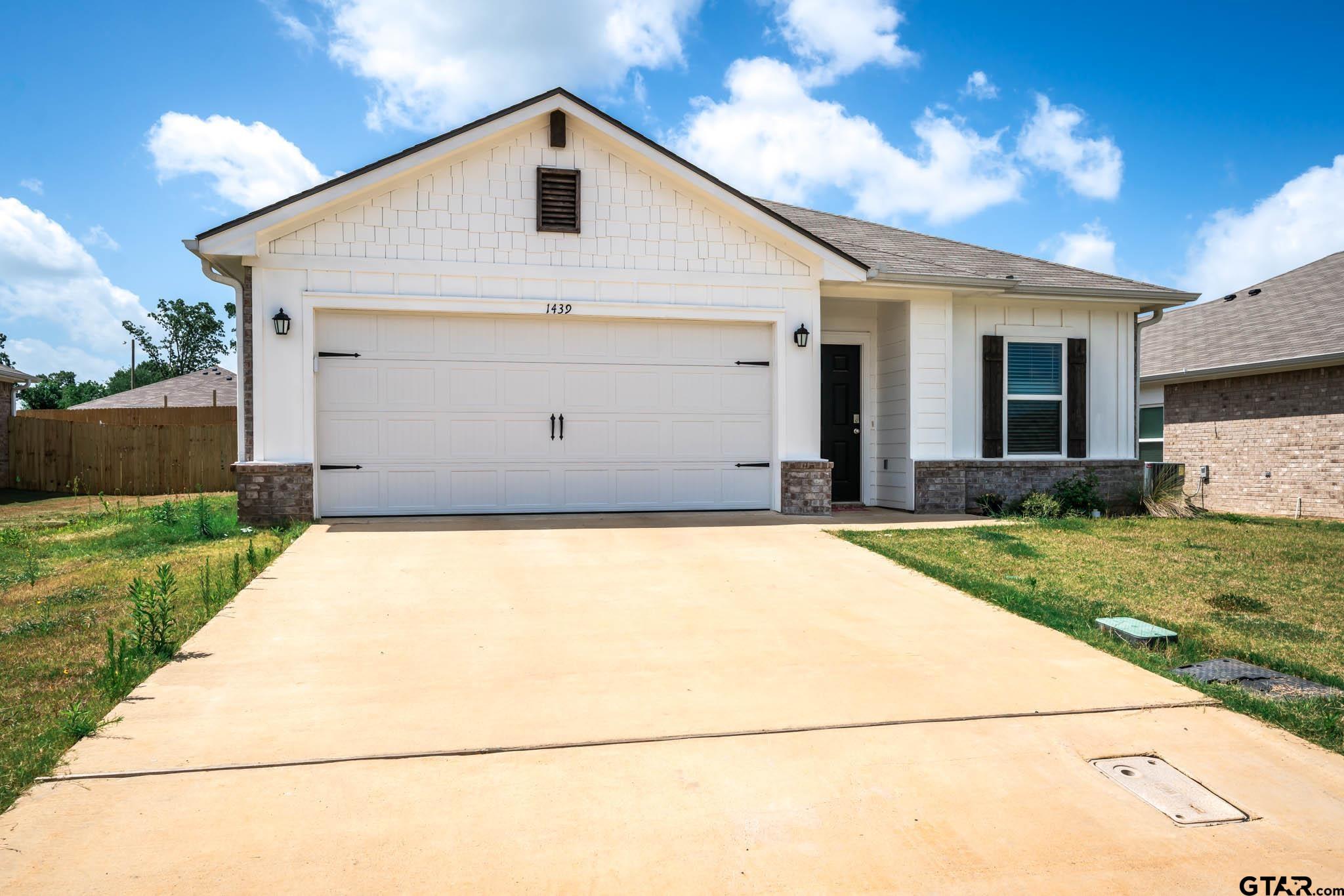 Property Photo: 1439 Monterey Dr TX 75601