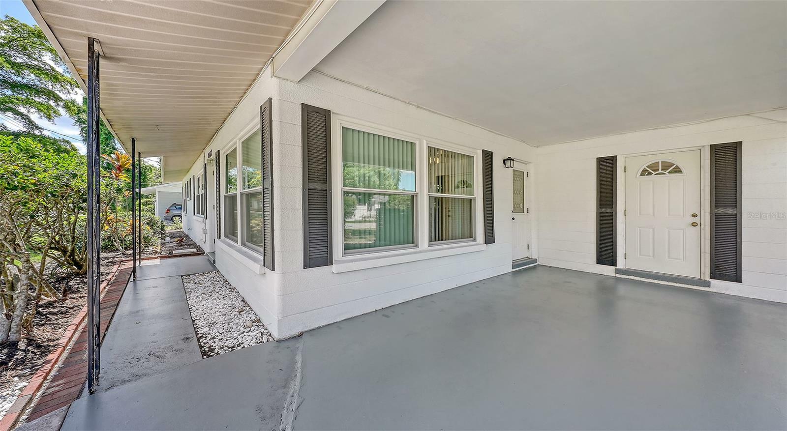 Property Photo:  2462 Hyde Park Street  FL 34239 