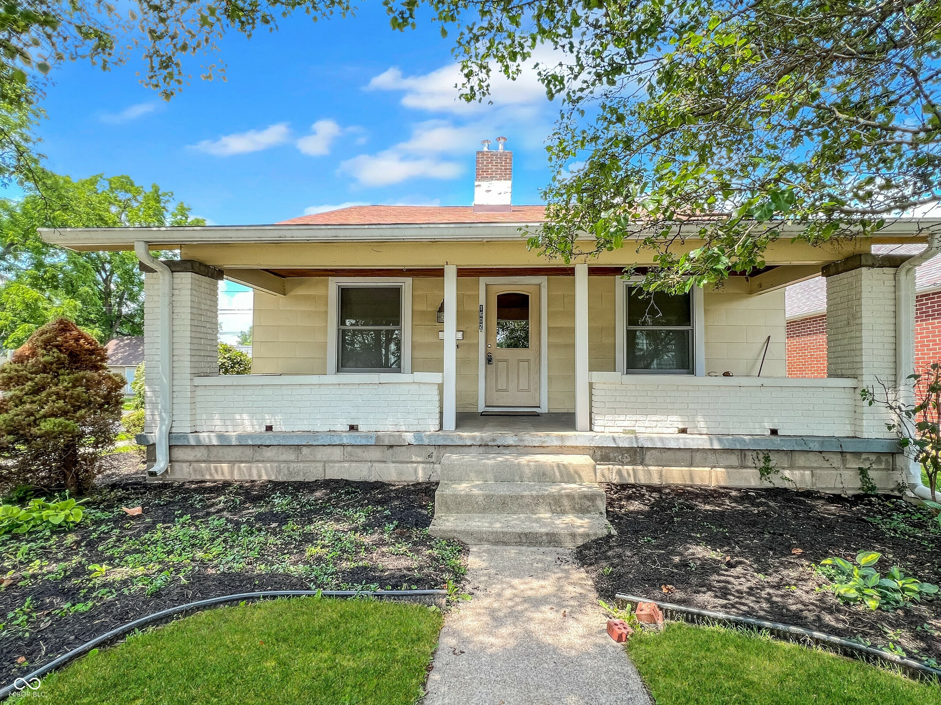 Property Photo: 1602 California Street IN 47201