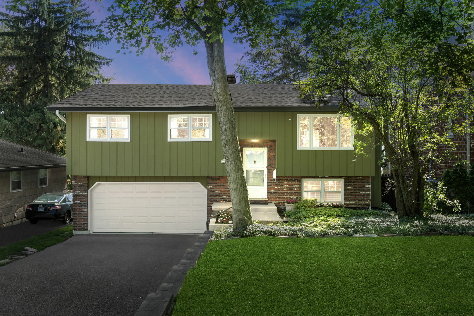 Property Photo: 5245 Fairmount Avenue IL 60515