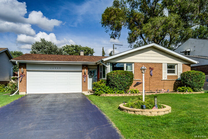Property Photo:  16529 Brenden Lane  IL 60452 