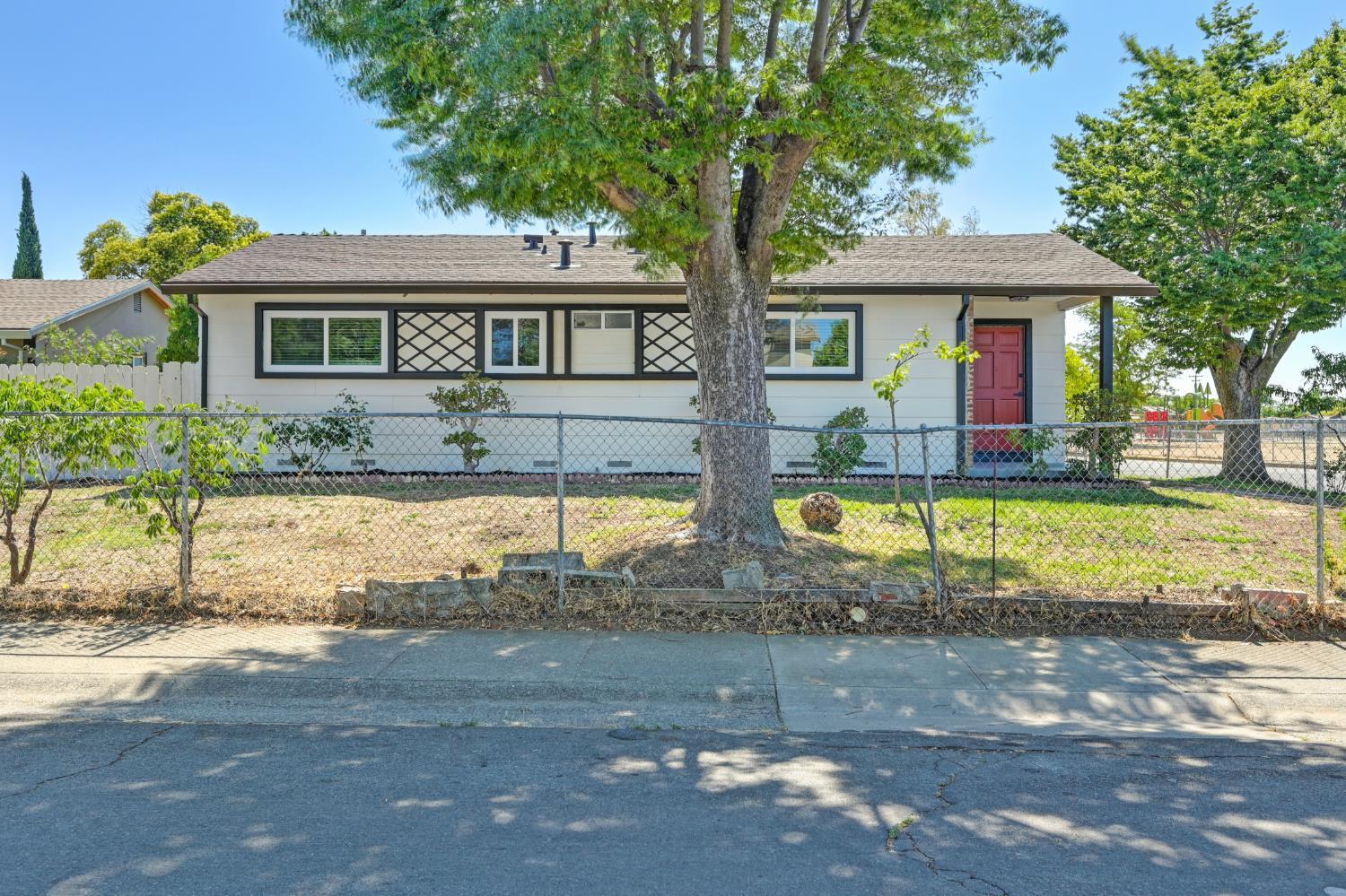Property Photo:  3180 Loma Verde Way  CA 95822 