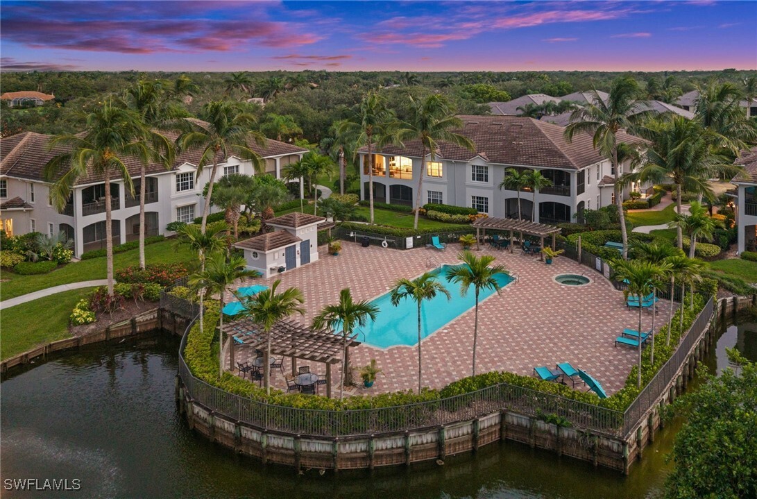Property Photo: 5004 Maxwell Circle 3-202 FL 34105