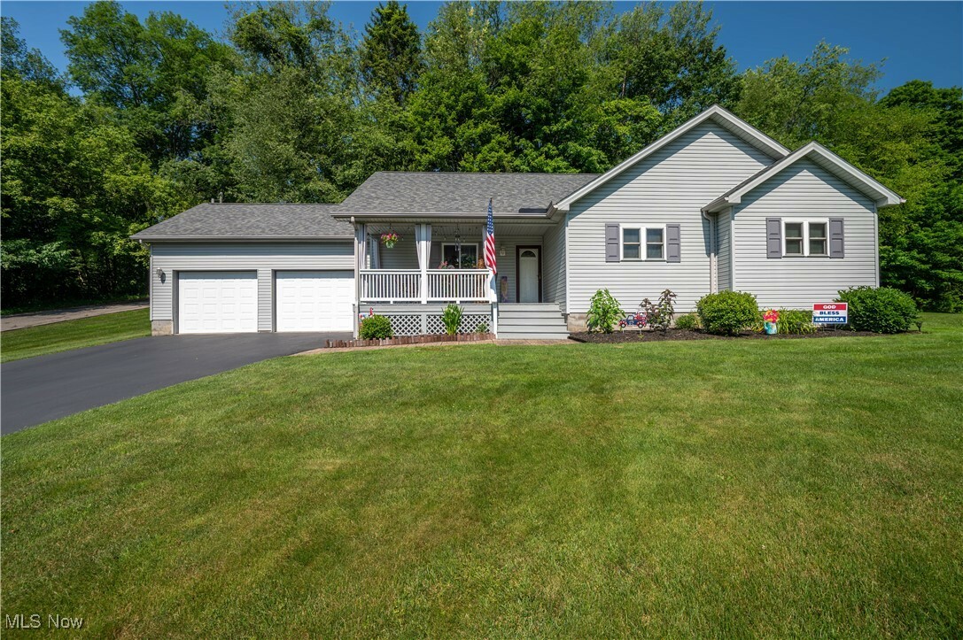 Property Photo: 440 Lyons Avenue OH 44413