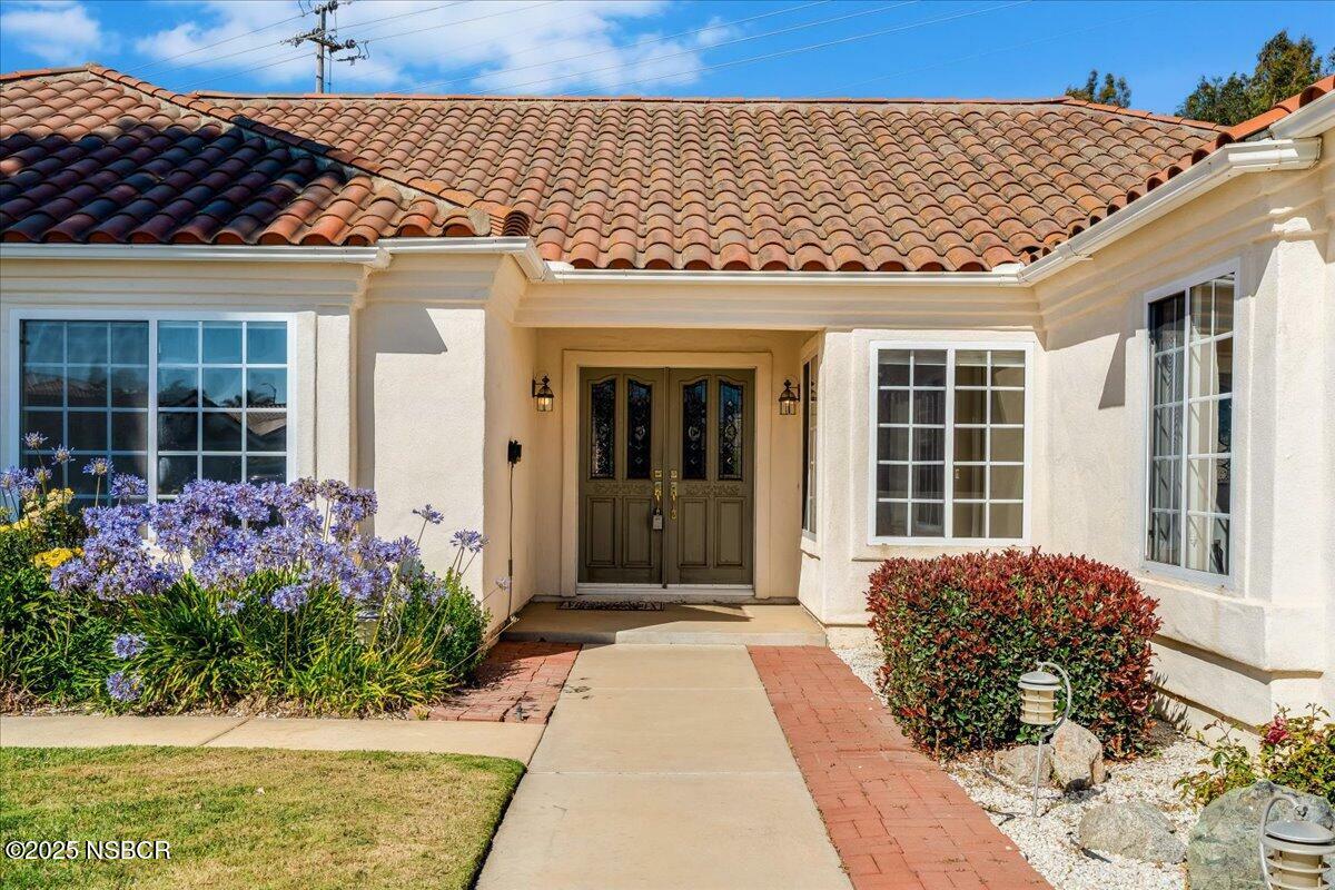 Property Photo:  2406 Longdrive Lane  CA 93455 