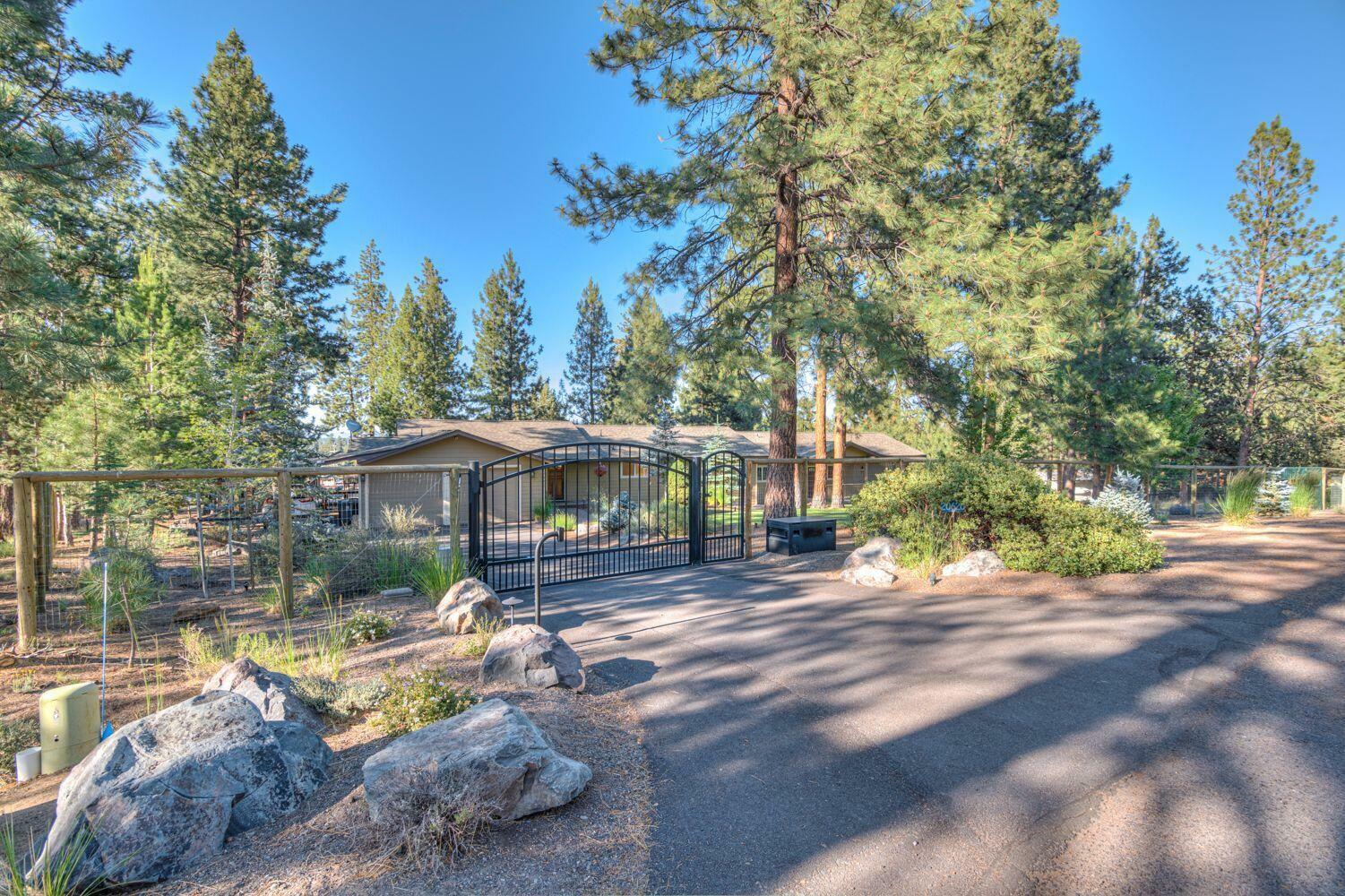 Property Photo: 20620 Pine Vista Drive OR 97702