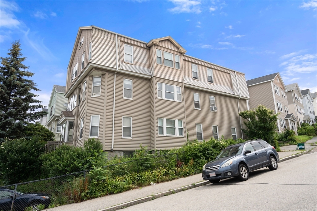 Property Photo:  51 Sterling St U 2  MA 01610 