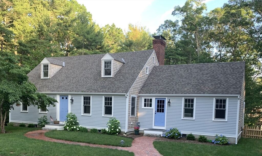 Property Photo: 124 Ferry St MA 02050