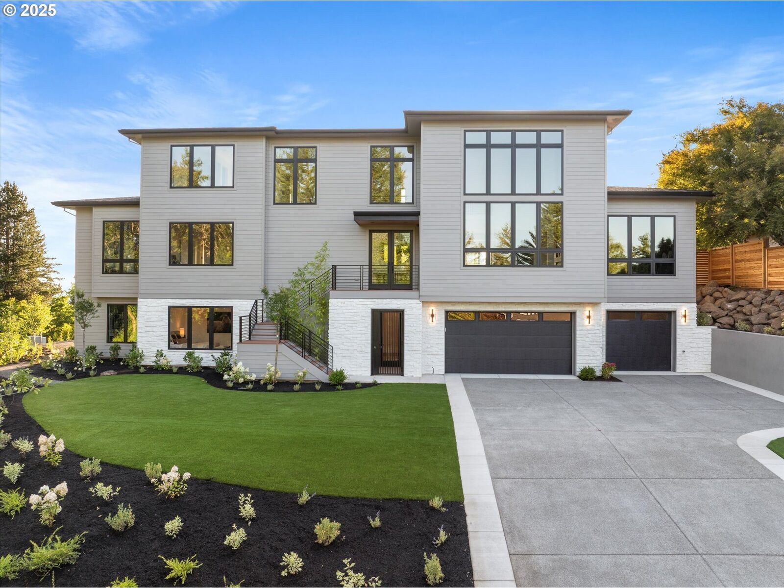 Property Photo: 18 Nansen Summit OR 97035