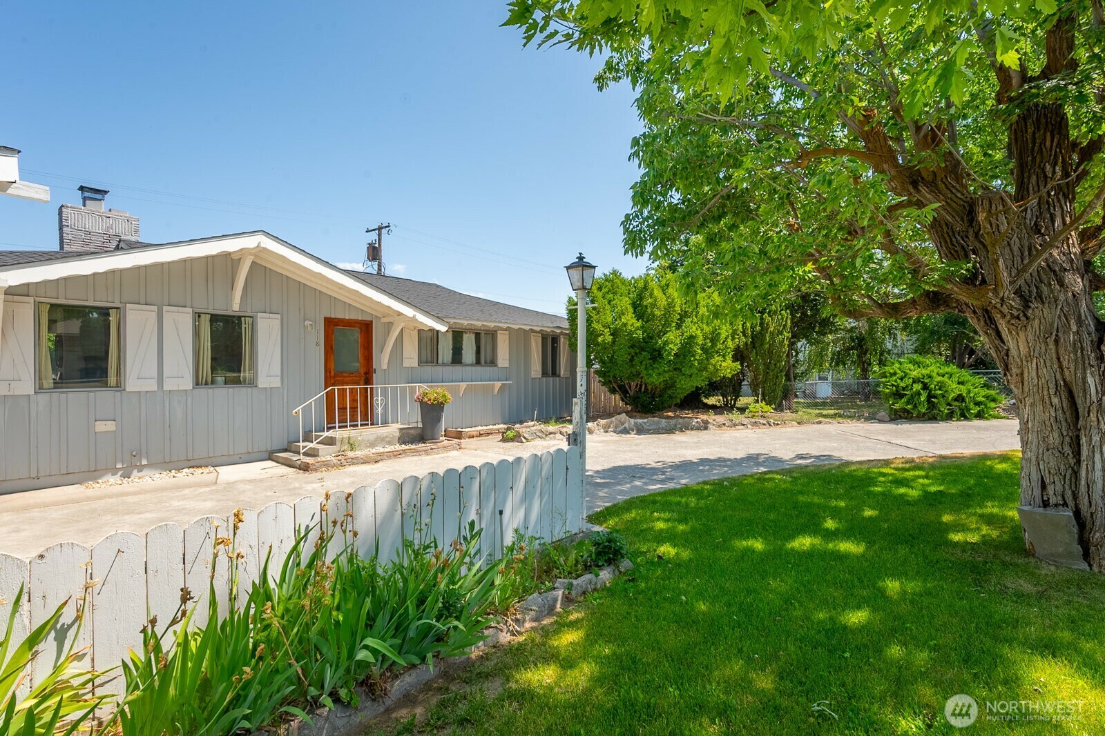 118 N Hemlock Street  Soap Lake WA 98851 photo