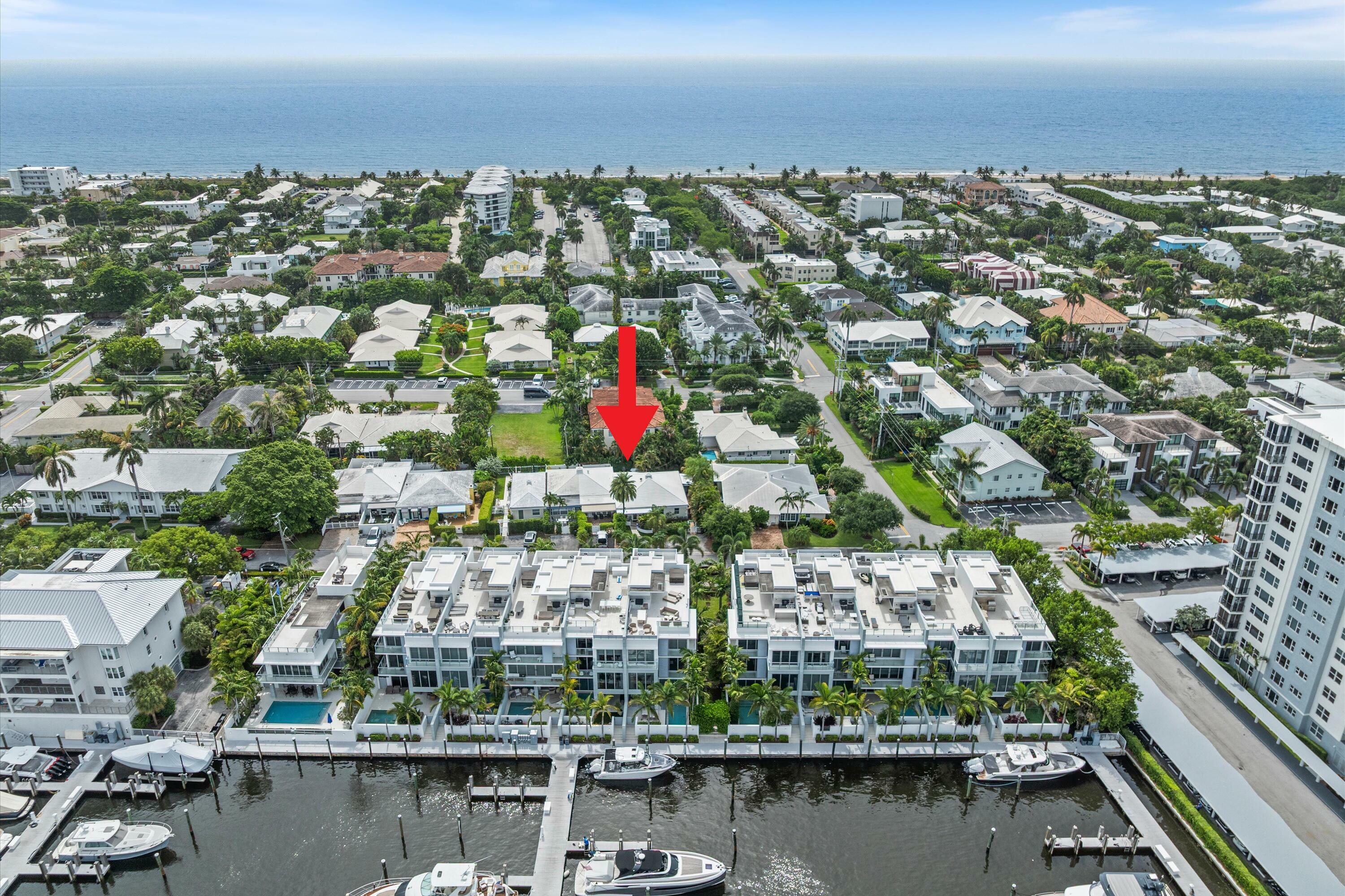Property Photo: 135 Macfarlane Drive FL 33483