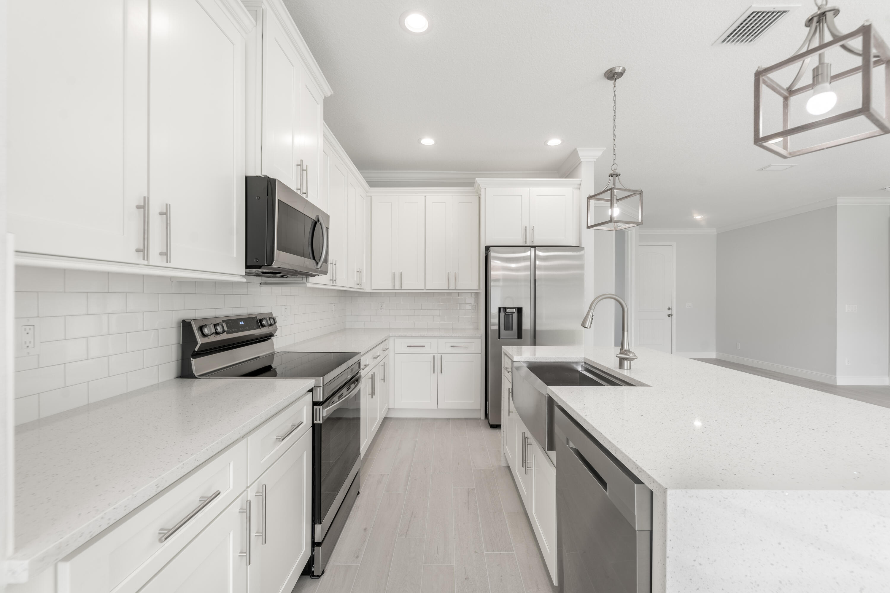 Property Photo: 2433 SW Hinchman Street FL 34984