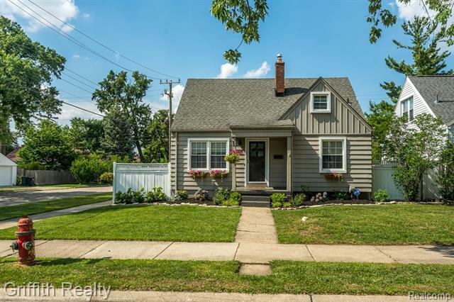 2001 Brockton Avenue  Royal Oak MI 48067 photo