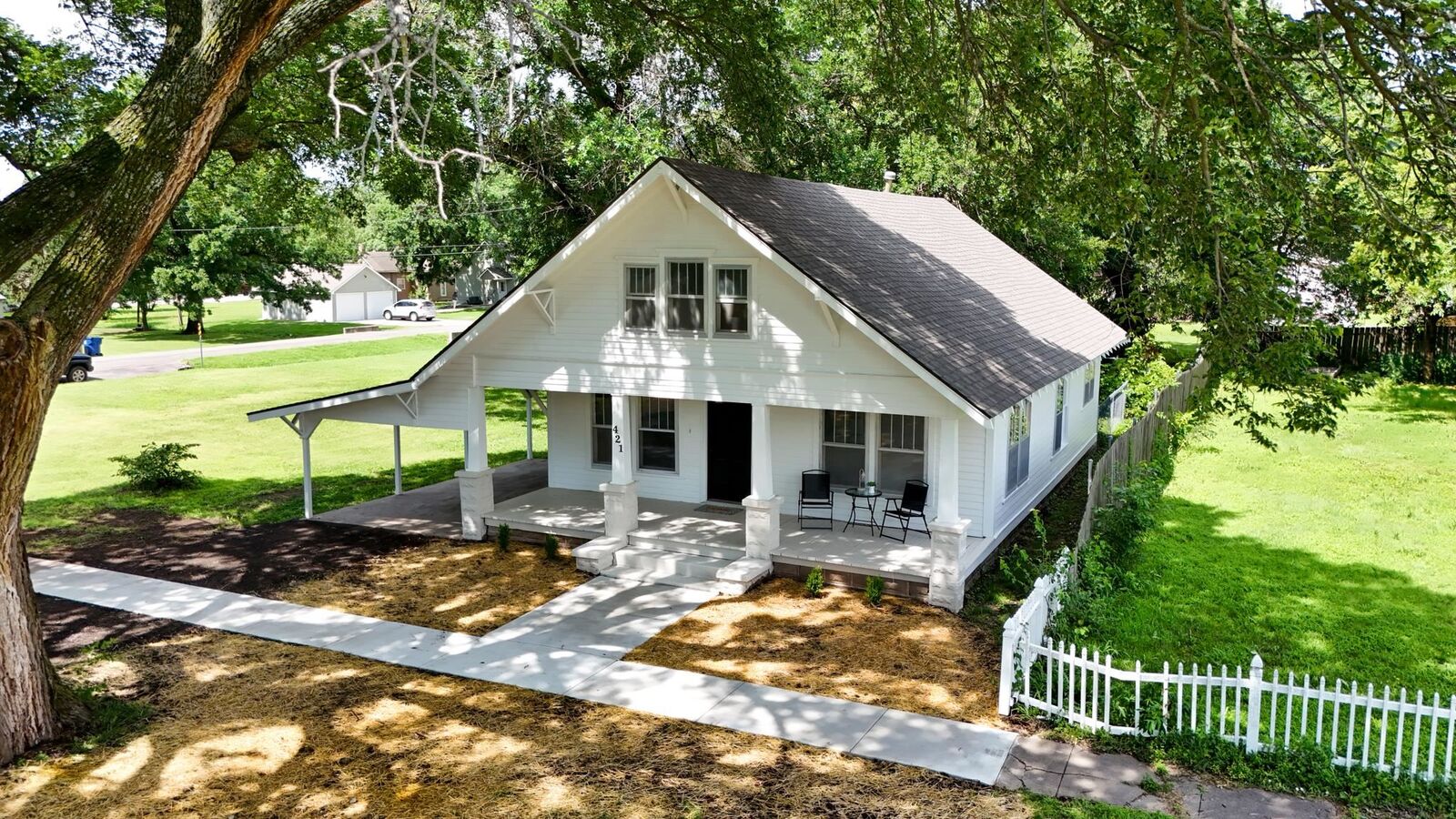 Property Photo:  421 S Walnut St  KS 67039