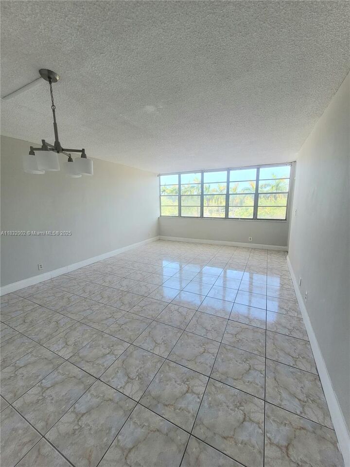 2025 NE 164th St 319  North Miami Beach FL 33162 photo