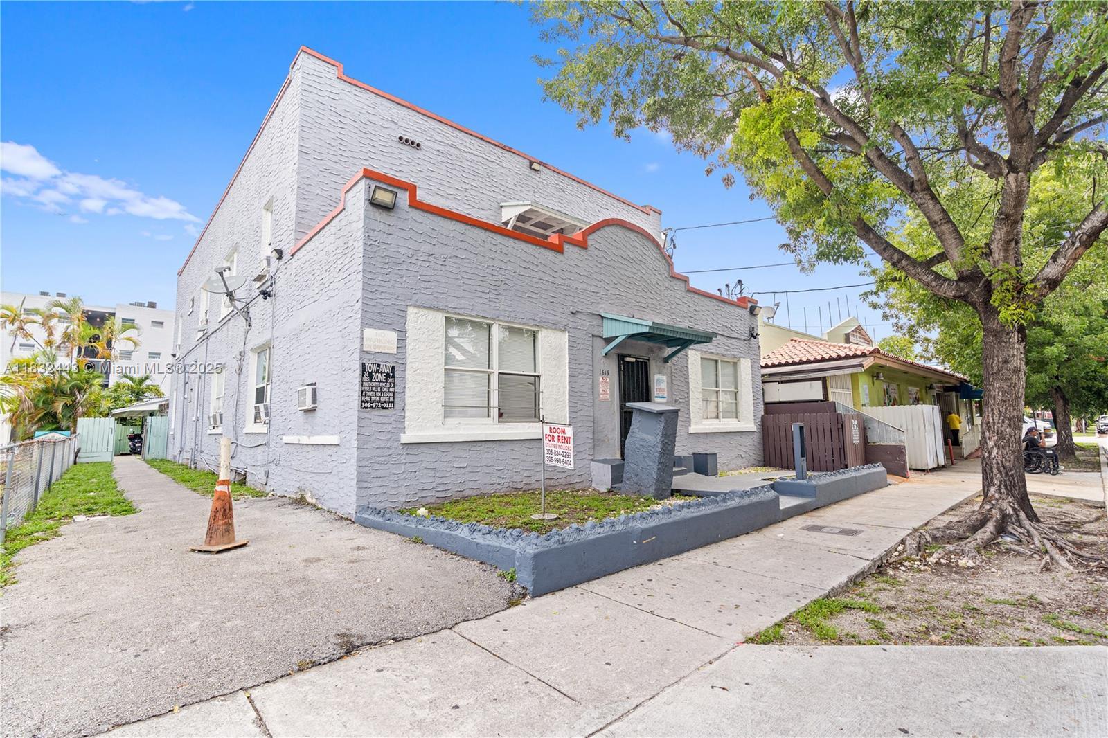 Property Photo:  1619 SW 2nd St  FL 33135 