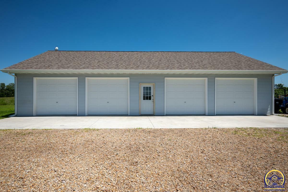 2205 NW 86th St  Topeka KS 66618 photo