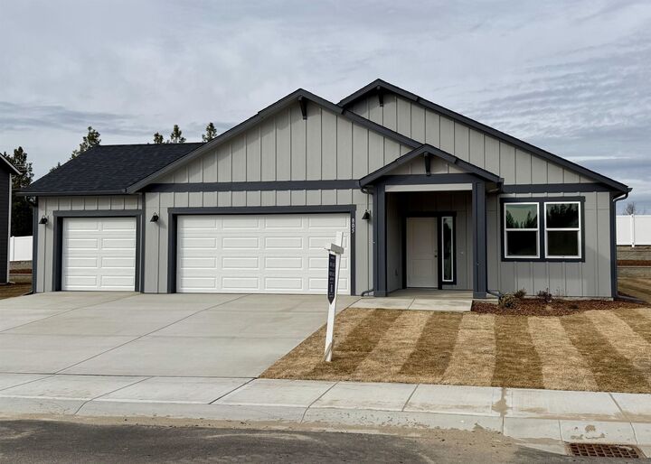 805 E 5th St  Deer Park WA 99006 photo