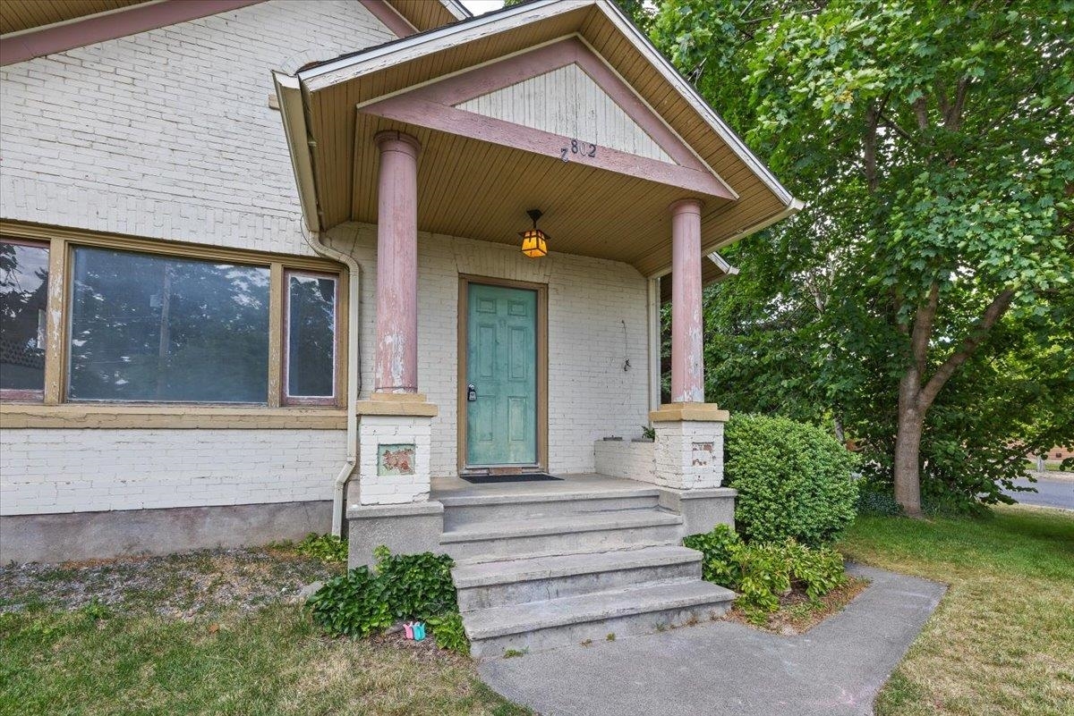 Property Photo:  2802 W Grace Ave  WA 99205 