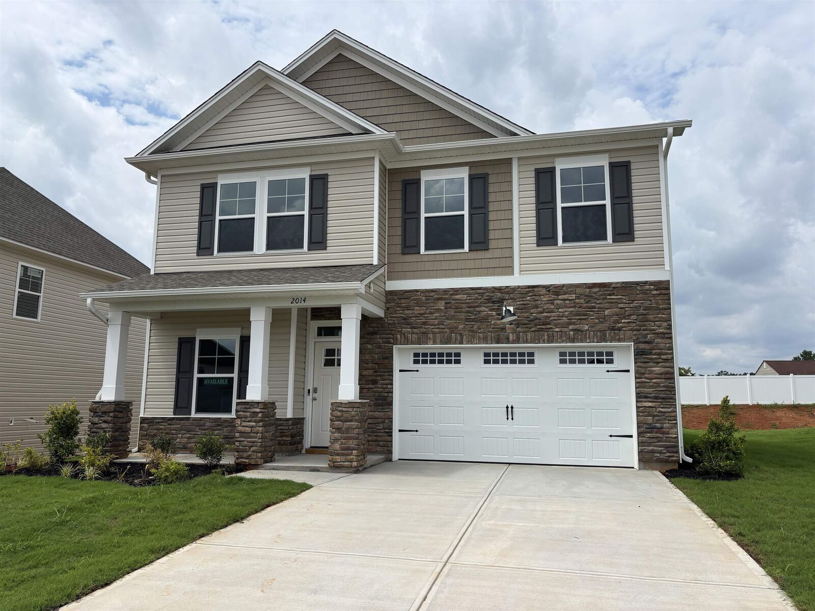 Property Photo: 2014 Halton Oaks Drive SC 29303