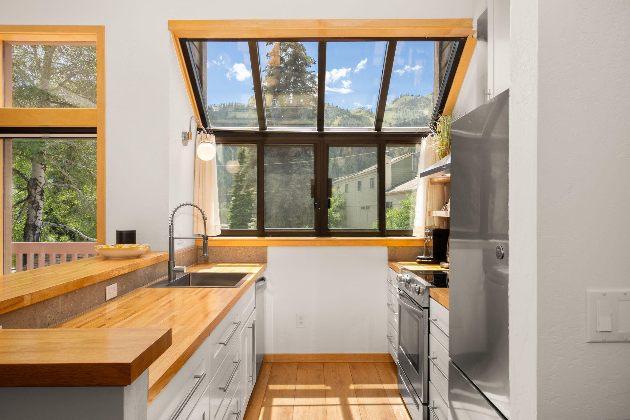 Property Photo: 291 S 2nd Ave D ID 83340