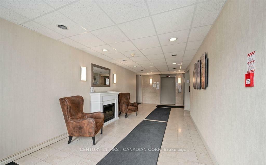 Property Photo:  45 Pond Mills Road 1215  ON N5Z 4W5 