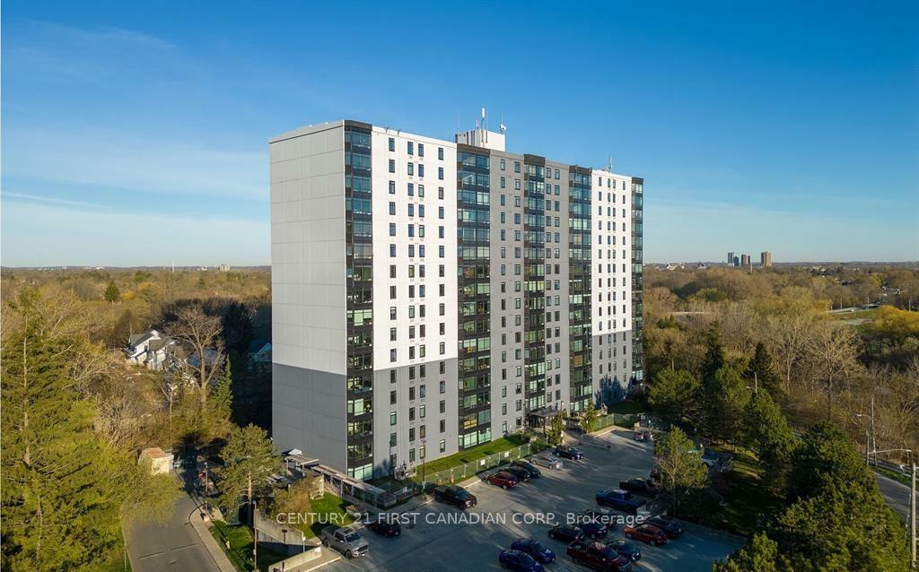 Property Photo: 45 Pond Mills Road 1215 ON N5Z 4W5